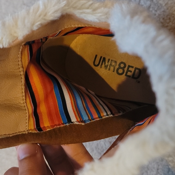 Tanish brown boots - Picture 4 of 4